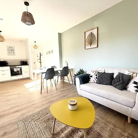 Appartement En Roue Libre - *